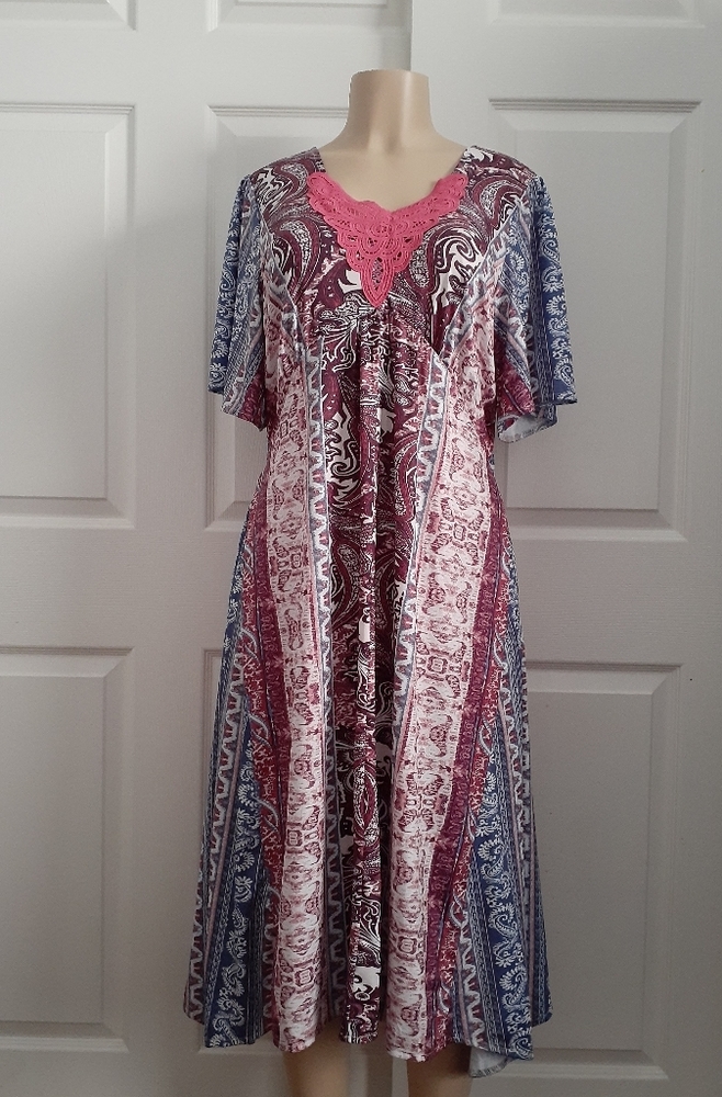 WORLD UNITY Drees Size L